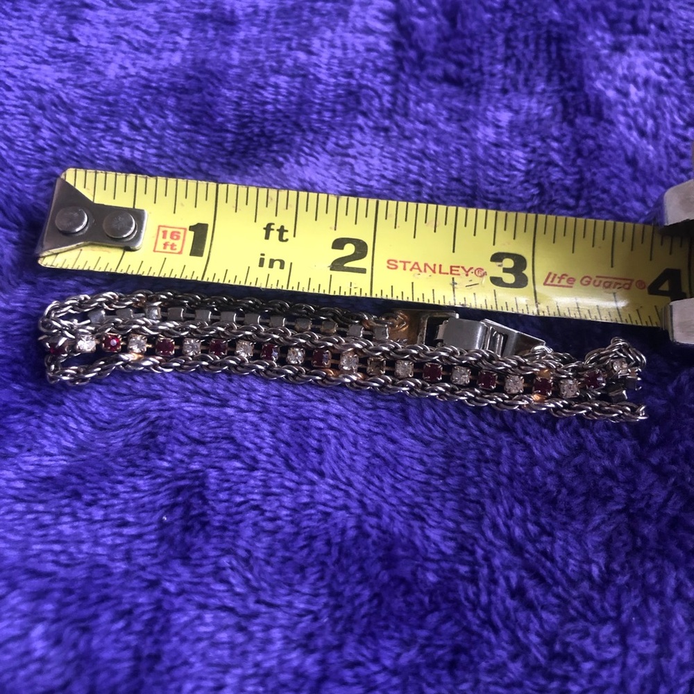 🔥HP🔥4/29/19 GUC Red & Cream gemstones Bracelet - Picture 3 of 3